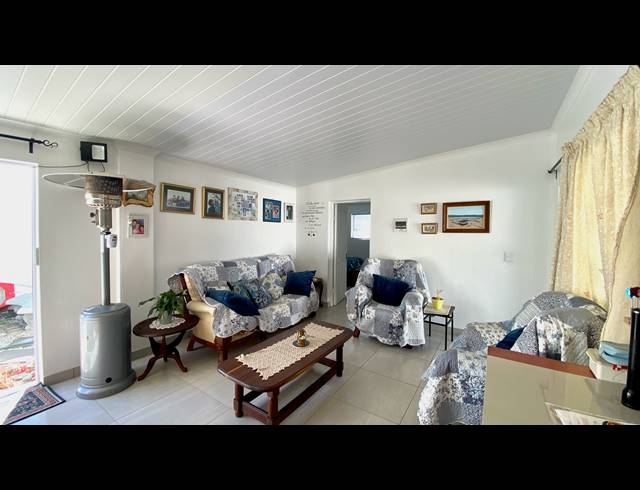 4 BEDROOM HOUSE FOR SALE IN DWARSKERSBOS